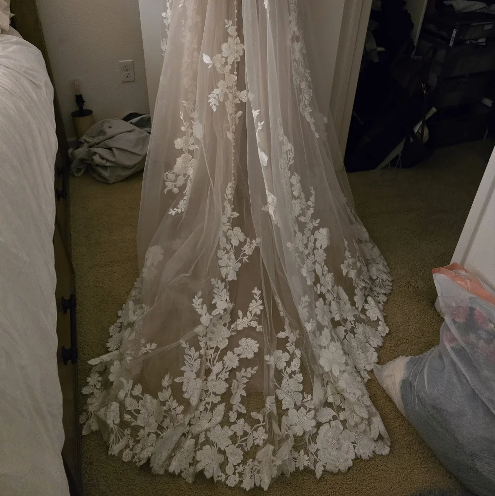 Allure Bridals Cream and White Wedding Dress - Picture 6 of 8
